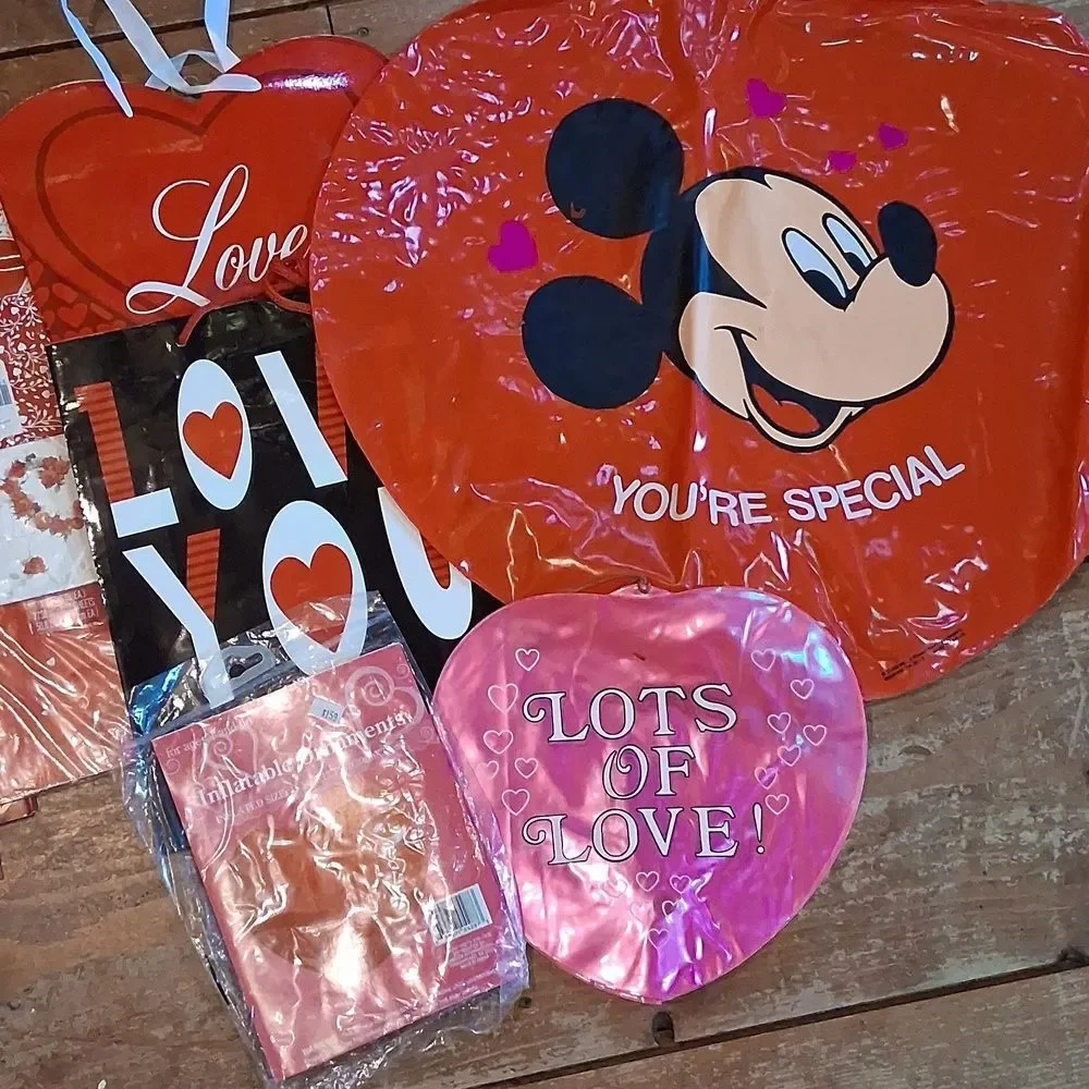 Vintage Valentines‎ DAY Wrapping Paper, Gift Bags, Decor, Lot Of 14 Pc.